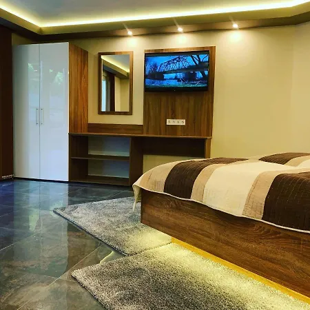 The Jakuzzi Miskolctapolca Guest house *