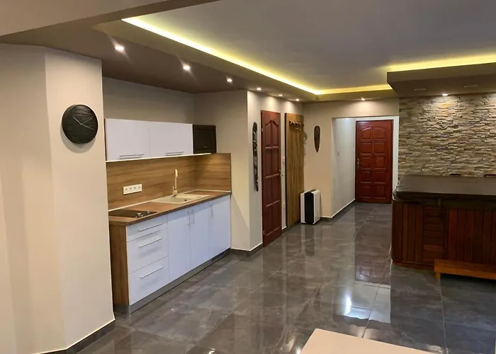 The Jakuzzi Miskolctapolca 4* Мишкольц